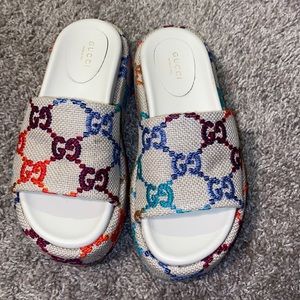 Gucci platform sandals comes with receipt and dust bags